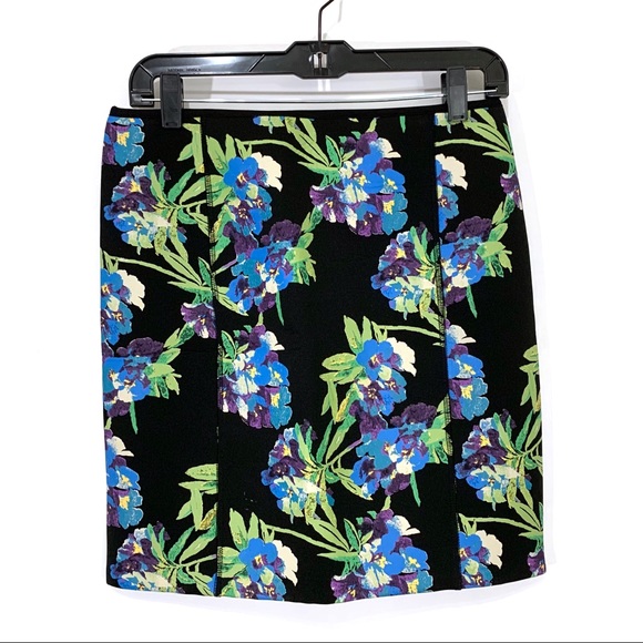 Elizabeth & James Floral Print Scuba Skirt - Picture 3 of 8